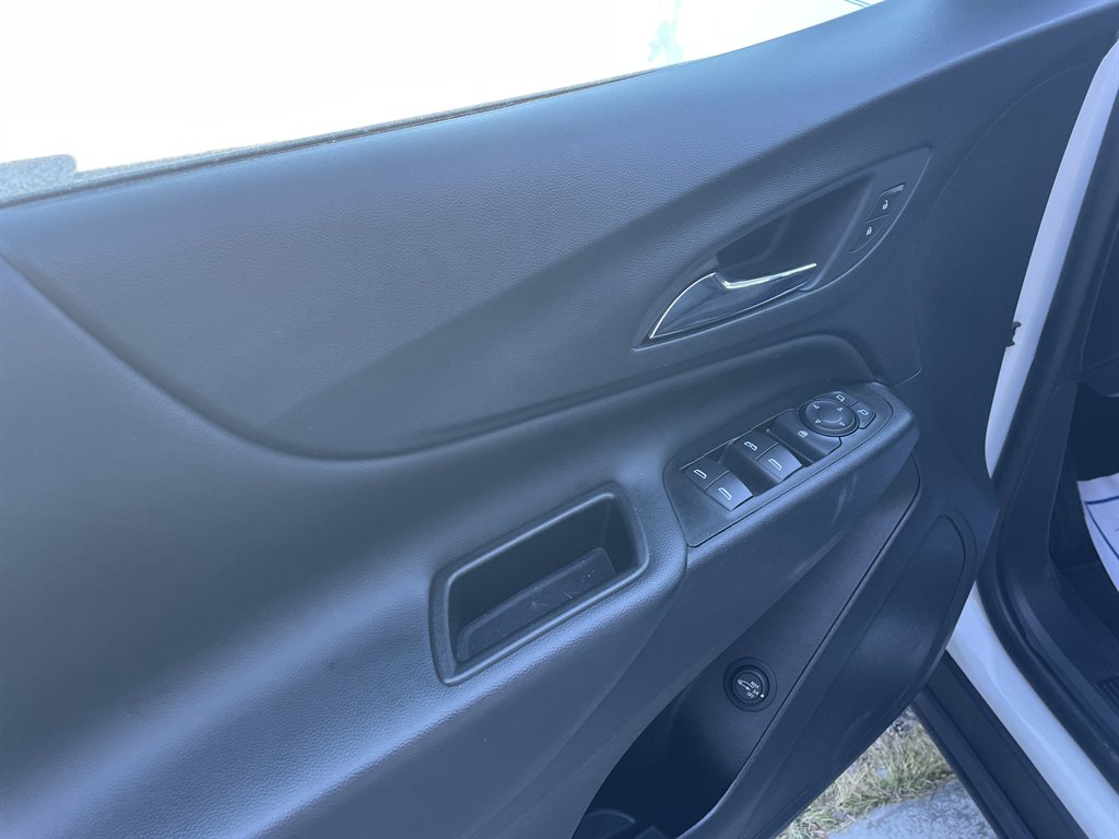 2022 Chevrolet Equinox LT - Photo 11